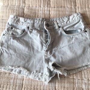 Free People Women’s Grunge Distress Denim Shorts. Size 27.